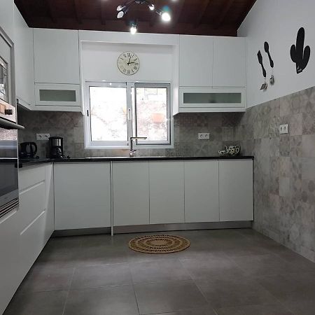 Join Our Relaxed House Near The Beach - Mosteiros Mosteiros  Εξωτερικό φωτογραφία