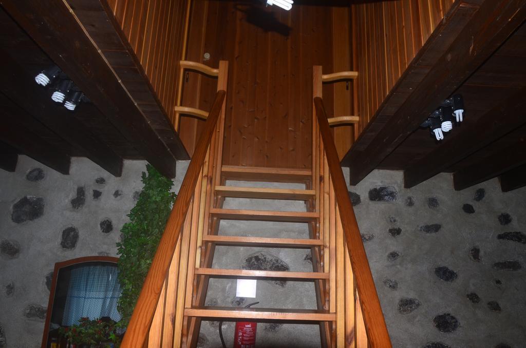 Join Our Relaxed House Near The Beach - Mosteiros Mosteiros  Εξωτερικό φωτογραφία