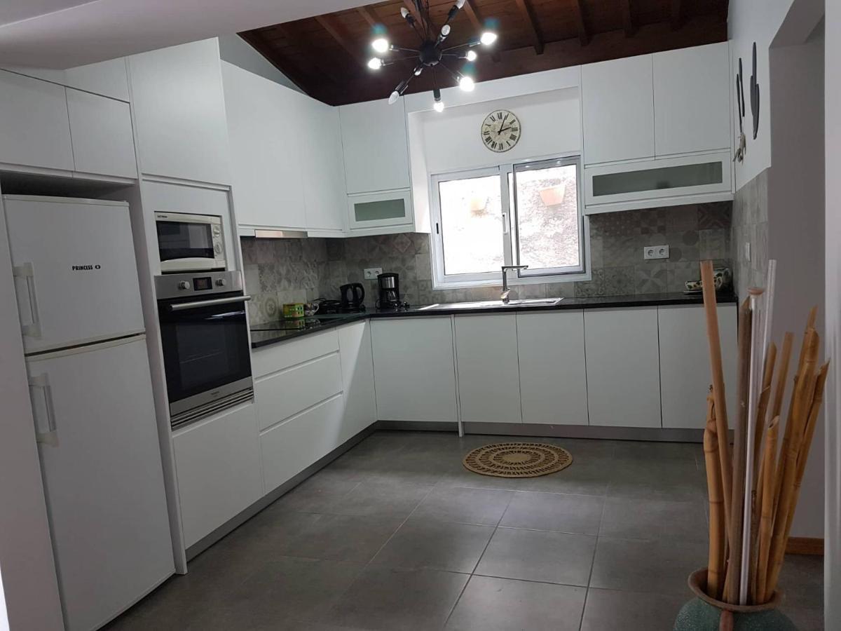 Join Our Relaxed House Near The Beach - Mosteiros Mosteiros  Εξωτερικό φωτογραφία