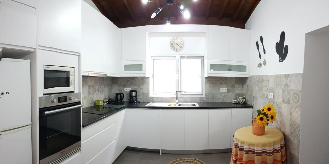 Join Our Relaxed House Near The Beach - Mosteiros Mosteiros  Εξωτερικό φωτογραφία