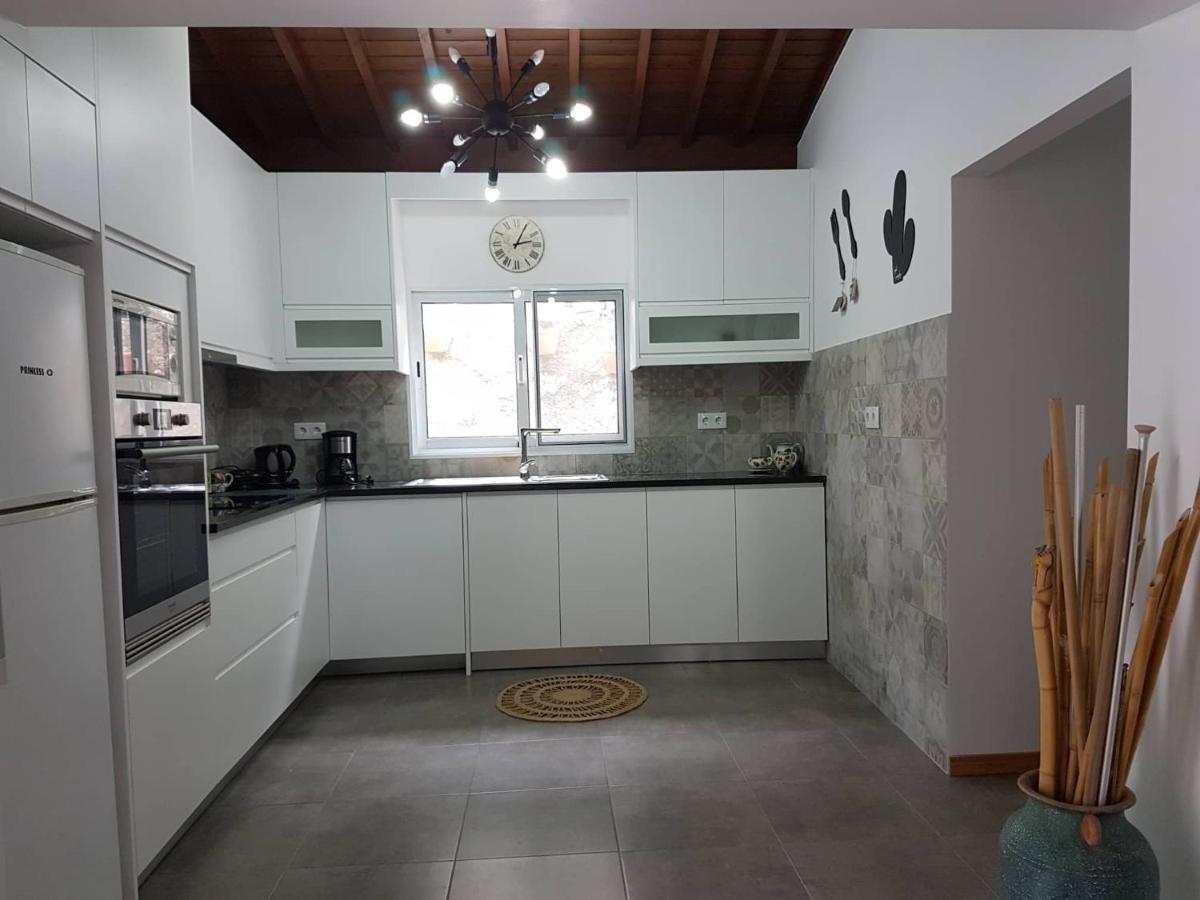 Join Our Relaxed House Near The Beach - Mosteiros Mosteiros  Εξωτερικό φωτογραφία
