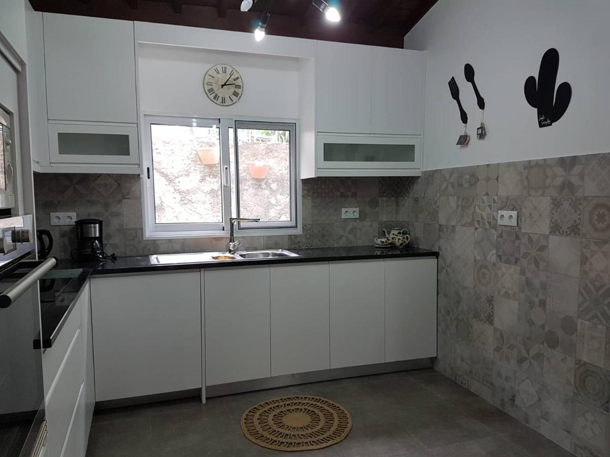 Join Our Relaxed House Near The Beach - Mosteiros Mosteiros  Εξωτερικό φωτογραφία