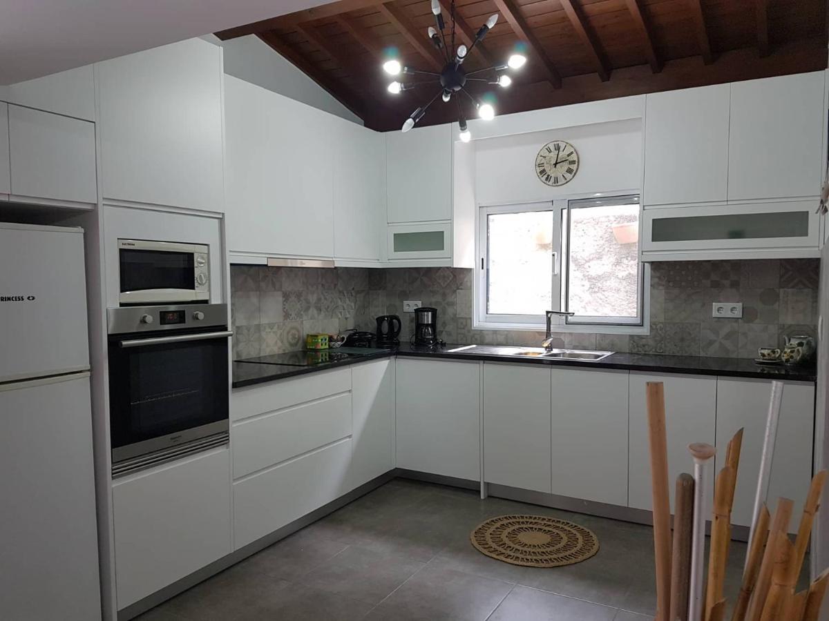 Join Our Relaxed House Near The Beach - Mosteiros Mosteiros  Εξωτερικό φωτογραφία